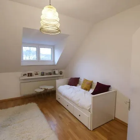 Charming Away: Close To Messe Apartamento