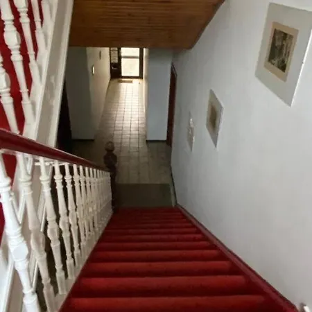 Charming Away: Close To Messe Apartment *